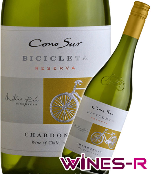 Cono Sur Chardonnay Bicicleta Reserva コノスル　シャルドネ ビシクレタ　レゼルバ フレッシュなパイナップルのトロピカルな香りとかすかなハーブやオレンジなど白い花のニュアンスが特徴的。 柔らかな酸味とトロピカルフルーツを思わせる果実味豊かなワイン。 ■産地　チリ　セントラルヴァレー ■ブドウ品種　 シャルドネ100％ 45%を手摘みで収穫。 ■熟成　ステンレスタンクにて4ヶ月 ■白　辛口