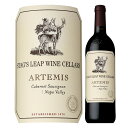 スタッグ スリープ ワインセラーズ　アルテミス カベルネ ソーヴィニヨン Stag's Leap Wine Cellars ARTEMIS Cabernet Sauvignon 750ml 赤ワイン 赤 ワイン ギフト プレゼント ギフト フルボディカリフォルニアワインの黎明期に、その真価を世界に知らしめた元祖スーパーワイン。 スタッグス・リープ・ワイン・セラーズは1972年、スーヴェラン、ロバート・モンダヴィ・ワイナリーで研鑽を積んだウォレン・ウィニアルスキ氏によって設立されたワイナリー。 設立のきっかけは、ウォレン氏が独立のために畑を探している際に出会ったネイサン・フェイ氏の造ったワインとの出会いでした。 ウォレン氏がそのワインに感銘を受けて、1970年に購入したフェイ・ヴィンヤードに隣接する畑こそが、今や伝説となったS.L.V.なのです。 ファースト・ヴィンテージは1973年。 このヴィンテージのスタッグス・リープ・ワイン・セラーズ・カベルネ・ソーヴィニヨンは、 アカデミー・デュ・ヴァン主催のブラインド・テイスティングにおいて5大シャトーなどの著名なワインをおさえ見事1位を獲得。 「カリフォルニアのワインは、ワインですらない」と言われていた時代にあって、カリフォルニアワインの真価と、銘醸地となりうるのが伝統国だけではないことを世界に知らしめたのでした。 スタッグ・スリープ・ワイン・セラーズは2007年から、ワインスペクテーター誌で2009年ワイン・オブ・ザ・イヤーに輝いたワシントン州のワイナリー、サン・ミッシェル・ワイン・エステーツとイタリアワインを600年に渡り牽引し続ける名門、マルケージ・アンティノリが共同で所有しています。 彼らの技術力が加わり、評価は更に上昇。近年では2013年にはロンドンで行われた ワイン＆スピリッツ誌が主催するコンペティションにおいてUSAワイン・プロデューサー・オブ・ザ・イヤーを受賞 するなど、スタッグス・リープ・ワイン・セラーズは今なおアメリカのワインをリードする存在であり続けているのです。 ＜1976年 パリ・テイスティング＞ 1976年5月、アメリカ独立200年を記念して、フランス　パリのインターコンチネンタルホテルで行われました。 この試飲会のテーマはカリフォルニアワインVSフランスワイン。 審査員となったのは、レヴュー・デュ・ヴァン・ド・フランス誌の編集長、ボルドー・グラン・クリュ協会事務局長、三ツ星レストランであるラ・トゥール・ダルジャンのシェフ・ソムリエ、そして73年から三ツ星に輝き、上昇レストランとして君臨したタイユヴァンの支配人、ジャンクロードブリナ氏というフランスワイン業界の重鎮が審査員。 フランス人のみの9名の説得力のある審査員がズラリ。 ブドウ品種を揃え赤はカベルネ・ソーヴィニヨン、白はシャルドネで執り行われたテイスティング。 結果は、格付けシャトーやルフレーヴ、ルーロー、ドルーアンなどのフランスのトップ生産者を押しのけ、無名のカリフォルニアワイン（シャトーモンテレーナとスタッグスリープ）が圧勝。 この結果は「パリスの審判(*)」と題され、世界を震撼させました。 当時、「ワインですらない」とさえ言われたカリフォルニアワインが起こした、このセンセーショナルな事件は、スタッグス・リープ・ワイン・セラーズをプレミアムワインの仲間入りさせただけでなく、世界中のワイン生産者が国の垣根を越え切磋琢磨する機会を与え、ワイン産業をよりグローバルなものに変化させました。 *パリスの審判：イリオス王プリアモスの息子パリスがヘラ、アプロディテ、アテナの三美神のうち誰が最も美しいかを選ばされるギリシア神話。これが発端となりトロイ戦争が勃発した。 昼夜の気温差が大きい気候と火山性土壌が生んだ特異なテローワル、スタッグス・リープ・ディストリクト。 スタッグス・リープ・ワイン・セラーズの畑が位置するのは、 カリフォルニアで初めにAVAに認定されたナパ南東部のAVAスタッグス・リープ・ディストリクト です。ネイサン氏はこの地がAVAに認定される以前からその独創的なテロワールに注目し、1961年に初めてカベルネ・ソーヴィニヨンを植樹。ナパにおいても優良なカベルネ・ソーヴィニヨンが育つことを証明しました。 ヴァカ山脈の麓に位置するスタッグス・リープ・ディストリクトは、 日中は温暖な一方で朝と昼下がりは海からの涼風が吹き込む、昼夜の気温差が大きい地域。 周辺のAVAであるヨーンヴィル、オークヴィルよりも収穫時期が2週間ほど遅いことによって、芯はありながらも質感の滑らかなストラクチャーを持つブドウが生まれます。 また、土壌は火山性の小石の混ざった痩せたローム土。 ヒルサイドほど岩が多く、表土の1mほど下には硬い粘土質の岩盤で構成されています。 これらの複雑な土壌が凝縮感のあるブドウを育み、土壌の滋味を蓄えた複雑味のあるワインを生み出すのです。 スタッグス・リープ・ワイン・セラーズのワインメイキングの哲学は 「 バランス、複雑性、そしてハーモニーを備えたワイン 」です。 畑の管理を行っている栽培責任者のカーク・グレイス氏は、 自然の力を応用した病害虫対策 における第一人者です。 畑を区画毎に管理し、畝間にその土地に最適な草を植えることで土壌の改善や益虫を集め、さらには小まめなキャノピーマネジメントにより風通しを良くし、畑の健全化を図っています。 2013年から醸造を任されているのは、ワシントン州最高の赤ワインとして名高いコル・ソラーレの醸造責任者のマーカス・ノタロ氏。 重力に沿って醸造過程が進むグラヴィティシステムを採用し、発酵時に出るブドウの搾りかすを取り除くなど、果汁に出来る限りストレスをかけない造りを心がけることで、ピュアな果実味と香りを最大限保持したワインを造り上げます。 ナパ ヴァレー各地の良質なブドウを収穫して使うことから、ギリシャの狩猟の女神に由来してアルテミスと名づけられました。 ブラックチェリー、バニラやスパイスの香り。優れた構成力をもつワインです。 ※商品画像はイメージです。 入荷時によりラベル、デザイン、ヴィンテージ、などが実物と異なる場合がございます。 ※別店舗と並行して販売いたしております。 在庫の管理には注意を払っておりますが、別店舗との売り違いにより売り切れの場合がございます。 何卒ご了承の上、ご購入頂きますようお願い申し上げます。 ※ブレンド比率や他詳細データ（輸入元提供）などは掲載時点のデータです。 購入時点でのデータと異なる場合もございます。