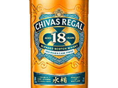 うきうきワインの玉手箱の【オリジナルメモノート付き】【正規品 箱入】シーバスリーガル 18年 ミズナラ カスク フィニッシュ ブレンデッド スコッチウイスキー 700ml 43％CHIVAS REGAL AGED18YEAR MIZUNARA CASK　FINISH　BLENDED SCOTCH WHISKY 700ML 43%｜アングル2