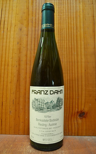 ベルンカステラー バードスチューベ リースリング アウスレーゼ 1976 ワイングート フランツ ダーム 白ワイン 750mlギフト 贈り物 お祝いBernkasteler Badstube Riesling Auslese [1976] Weingut Franz Dahm (Kurt & Franz Dahm)