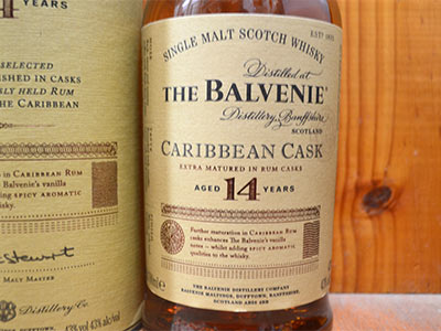 【艶出しされた木材、バニラや焦がしオーク、濃厚で芳醇な味わい、クロテッドクリーム】ジュラ　2009　13年　オールドパティキュラー　48.4％　700ml