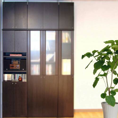 突っ張り安全ラック高さ217〜226cm幅81〜90cm奥行19cm厚棚板（棚板厚2.5cm）　本体棚扉サイズ:上扉72.5cm+下扉52.5cm(高さ=ラック高さ178cm+突張棚高さ32cm+伸縮突張金具)飾り棚付両開き扉突っ張り安全ラック