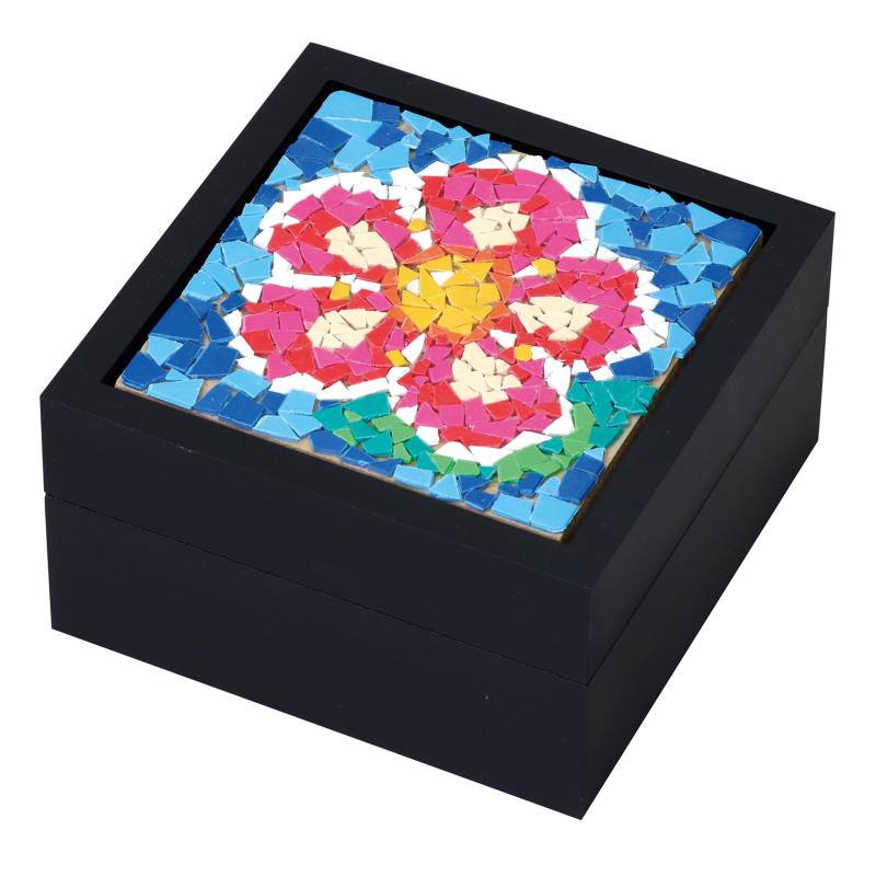 商品の説明 ⇒ 他のクラフト工作用品を見る 商品説明：重厚感のある黒箱を12色のプラモザイクでデザインできるキット!天板をプラモザイクで飾るだけで実用的な箱になります。箱はマットな黒塗装なのでカラフルな作品が映えます。モザイクアート　黒　ブラック　収納　小物入れ　手作り　DiY注意:-商品サイズ（単位mm)：本体：122×122×68MMセット内容：マルチ四角箱本体122×122×68MM×1、プラモザイク12色組小×1、MDF100×100MM×1、木工ボンド(10g)×1重量（g）：439材質：MDF、プラ製包装形態：箱入、袋入販売単位：セット生産国：中国パーティ・イベント衣装・コスチューム・ワークショップ・宴会・知育・おもちゃ・工作・自由研究・学校教材・教育・運動会・発表会・キット・備品・クラフト・アーテック/Artec 激安手芸用品通販店ウイングスだからできる問屋価格です ※工場からのお取り寄せになりますので、ご注文が確定してもタイミングにより売り切れ・入荷待ち状態である場合がございます。 ※お使いのディスプレイや環境によって画像のお色と異なる場合がございます。予めご了承お願いします。 ご注意 ※工場からのお取り寄せになりますので、ご注文が確定してもタイミングにより売り切れ・入荷待ち状態である場合がございます。 ※お使いのディスプレイや環境によって画像のお色と異なる場合がございます。予めご了承お願いします。