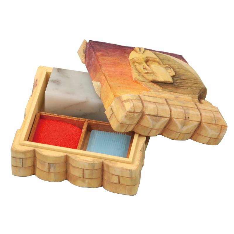 商品の説明 ⇒ 他のクラフト工作用品を見る 商品説明：てん刻で作った印鑑やネーム印を収納できる、朱肉とブラシ付き印かん箱!てん刻で作った印鑑やネーム印が収納できるサイズの印かん箱です。朱肉とブラシも付属しています。デザイン面が大きく、作品が映えます。篆刻　はんこ　ハンドメイド　ハンドクラフト　ワークショップ　手作り注意:-商品サイズ（単位mm)：105×105×60MM組立済セット内容：本体×1、朱肉×1、ブラシ×1重量（g）：120材質：ほお包装形態：袋入販売単位：個生産国：日本パーティ・イベント衣装・コスチューム・ワークショップ・宴会・知育・おもちゃ・工作・自由研究・学校教材・教育・運動会・発表会・キット・備品・クラフト・アーテック/Artec 激安手芸用品通販店ウイングスだからできる問屋価格です ※工場からのお取り寄せになりますので、ご注文が確定してもタイミングにより売り切れ・入荷待ち状態である場合がございます。 ※お使いのディスプレイや環境によって画像のお色と異なる場合がございます。予めご了承お願いします。 ご注意 ※工場からのお取り寄せになりますので、ご注文が確定してもタイミングにより売り切れ・入荷待ち状態である場合がございます。 ※お使いのディスプレイや環境によって画像のお色と異なる場合がございます。予めご了承お願いします。