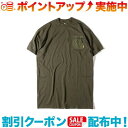 サラッと爽やかな肌ざわりが心地よい、コットン天竺素材のTシャツワンピースです。しっかりとした生地でゆったりシルエットなので、アウトドアなどのレジャーにおすすめです。バックにはスリットが入り足捌きもよく、リラックスシーンに最適なワンピースです。たっぷり入るサイドポケットと胸元には、カードや小物が入るジップ付きのポケットが付きます。素材：コットン100%、ナイロン100%SIZE/着丈/身幅/肩幅/袖丈FREE/100/68/66/25表示単位:cm出品商品の在庫について当店ならびに仕入先に在庫のある商品を出品しています。当店に在庫が無かった場合、メーカーお取寄せ後の発送になる場合がございます。多店舗販売、入荷数が少ない商品、ご注文をいただいた後に仕入先に手配する商品もございますのでご注文をいただいても、納期遅延や在庫を切らしている場合がございます。その際はメールにてご連絡させていただきます。品切れの際はご容赦下さいませ。