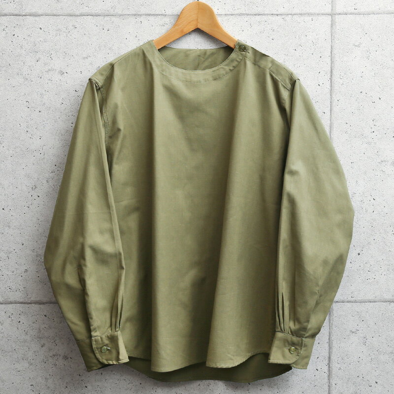 実物 新品 デッドストック ルーマニア軍 スリーピングシャツ 肩開き オリーブ【クーポン対象外】/ おしゃれ デザイン ゆるい 大きめ 希少 ミリタリー【I】