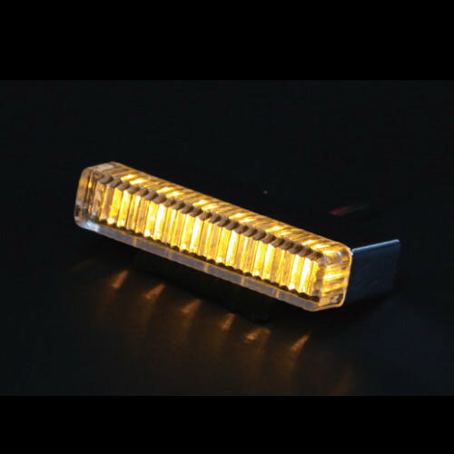 24V専用LEDスリムマーカーランプ狭い場所への取り付けに適しています。両面テープで固定するだけ!結線方法によって点灯と点滅が選べます。●LED色 アンバー ●電球の種類 LED ●寸法(mm) 55×11.5×25 ●色 アンバー ●定格電圧(V) DC24V/約20mA ※結線方法により点灯、点滅を選べます。