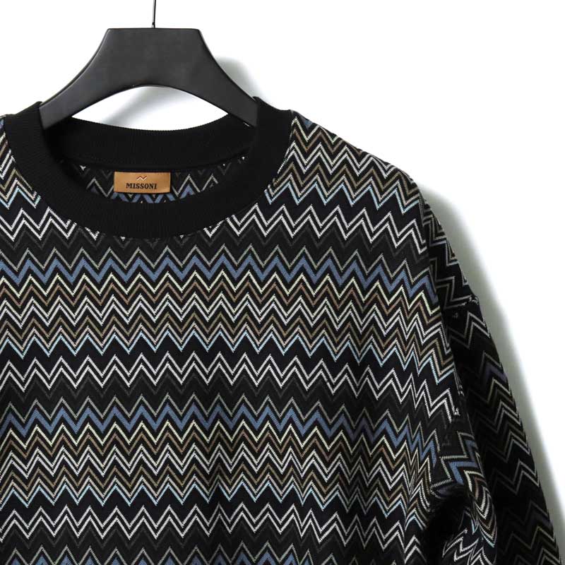 【50%OFF】MISSONI / ミッソーニ｜ジグザグ柄コットンクルーネックスウェットシャツ(US24WW02)｜（ブラック基調マルチカラー）｜ 秋冬 トレーナー 裏起毛 メンズ イタリア アウトレット