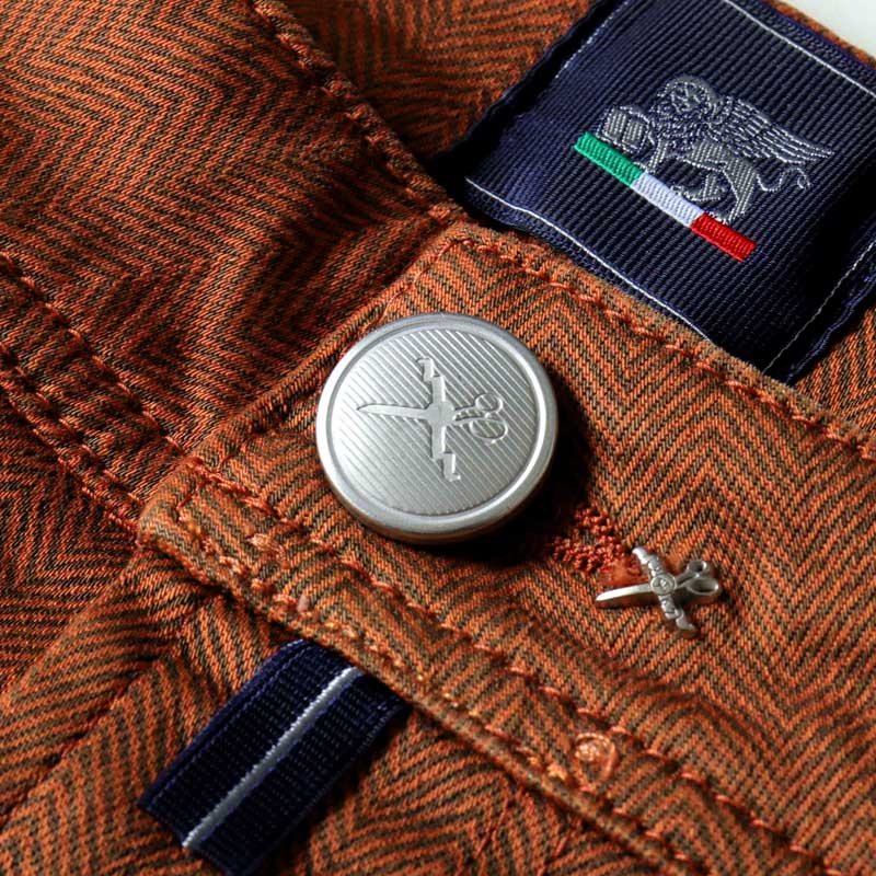 tramarossa / トラマロッサ｜ヘリンボーン柄ウォッシュドコットンスーパーストレッチ5ポケットスリムテーパードパンツ(LEONARDO ZIP)｜（ブリックオレンジ基調）｜ ボトムス 5ポケットパンツ チノパンツ ジャージーパンツ レオナルドジップ メンズ イタリア アウトレット