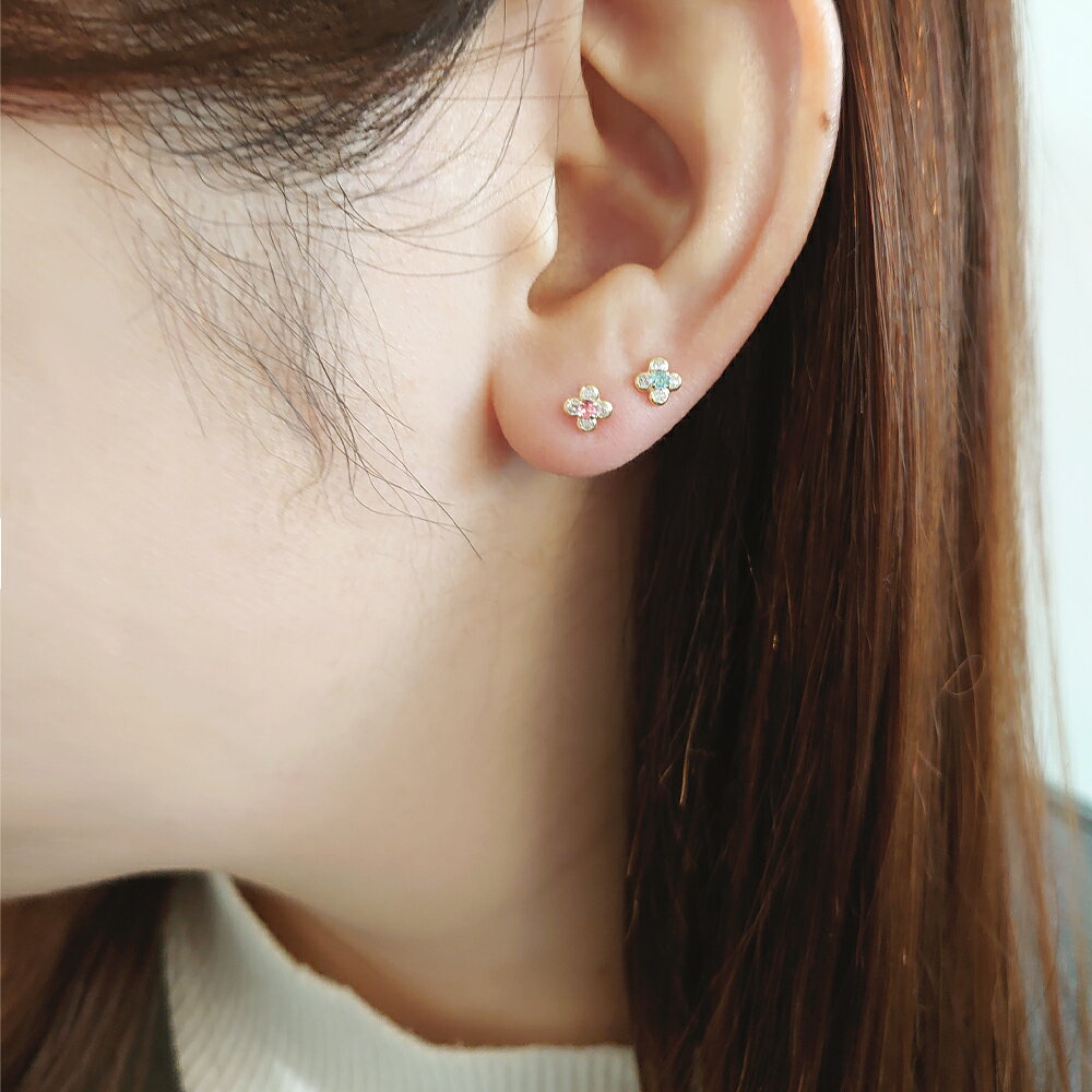 50%OFF【スーパーセール】ピアス つけっぱなし 花 フラワー K10 ゴールド きらきら 小さめ ブルートパーズ ピンクトルマリン キュービックジルコニア WISP ウィスプ ジュエリー 誕生日 ご褒美 記念日 女性 ギフト プレゼント プチプラピアス デイリーピアス スタッドピアス wisp-jewelry-10000443 WISP JEWELRY サンプル画像3