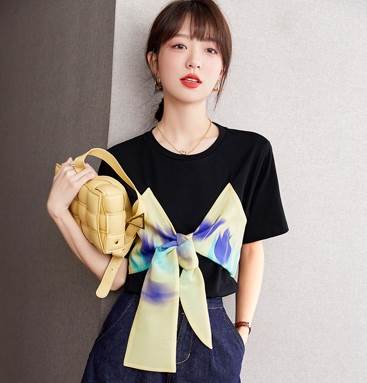 個性的 トップス Tシャツ 半袖 ラウンドネック ストレート リボン かわいい きれいめ カジュアル 大人 上品 おしゃれ こなれ感 ラフ クール 主役級 存在感 春 夏 秋 10代 20代 レディース 送料無料 リボン 立体的 黒 プルオーバー ミディアム丈 存在感 主役級級 大きいサイズ