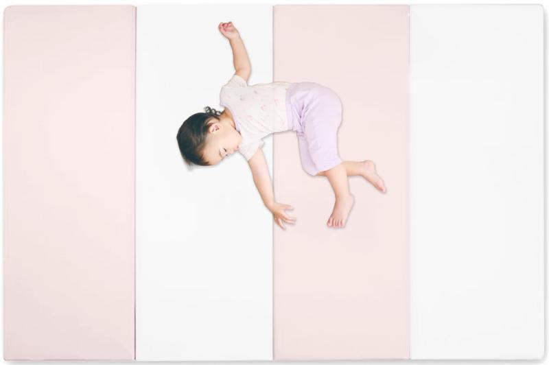 プレイマット 赤ちゃん 厚さ4cm ベビーマット 大判 厚手 折りたたみ ベビープレイマット 防水 防音 お昼寝マット 滑り止め 収納しやすい ピクニック 幼稚園 保育園 子供部屋 (ピンク+ホワイ