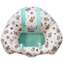 アメリカでも大変人気の限定版 ユニコーン柄！ユニコーンホワイトtokidoki モデル The Original Hugaboo Infant Sitting Chair - Tokidoki - Dolce Rides Again, White こちらは旧モデルになり、日本でのリニューアルバージョンではありませんのでご注文前にご注意ください。 商品について・ユニコーン柄 ・カバーを外して手洗い、また洗濯機で洗う事も可能です。 ・ビッグベビーでも安心のゆったり目の足回りです。 ・サイズ：横53cm × 奥行き48cm × 高さ25cm　足入れ部分の直径約11cm ・使用時期：腰が据わる頃(3ヶ月)〜1歳頃まで こちらのユニコーン柄モデルは圧縮せず、画像のようにクリアカバーにいれてのお届けとなります。 使用上の注意 *赤ちゃんを運ぶ時に使用しないでください。カーシートとしても使用しないでください。 *赤ちゃんが寝るために作られた商品ではありません。 *こちらの商品は当店の米国支店からの直送品となります。お届けまで約1週間～10日程かかります。また、個人輸入の扱いとなるため、個人名義・個人宅宛のみの配送となります。ご注文前にご注意ください。 【注意事項】 当店でご購入された商品は、原則として、「個人輸入」としての取り扱いになり、すべてロサンゼルスからお客様のもとへ直送されます。 商品の配送手続きのために、米国の事業者へお客様の注文情報が提供されます。注文情報の提供について同意いただいた上でご注文ください。 米国の個人情報保護法制等について確認する場合は、こちらをご確認ください ご注文後、5営業日以内に配送手続きをいたします。配送作業完了後、1週間～10日程度でのお届けとなります。 個人輸入される商品は、すべてご注文者自身の「個人使用・個人消費」が前提となりますので、ご注文された商品を第三者へ譲渡・転売することは法律で禁止されております。 関税・消費税が課税される場合があります。詳細はこちらをご確認下さい。 当店は本店になりますが、姉妹店との在庫を連携しております。万が一、注文が重なり、品切れが生じる場合は大変恐れ入りますが、キャンセルとさせていただきますので予めご了承くださいませ。 メーカーにより、パッケージデザイン等は予告なく変更されることがありますのであらかじめご了承ください。また発送後のキャンセルは受け付けておりません。HUGABOO Infant Sitting Chair HUGABOO(ハガブー)は低反発クッション素材で触り心地なめらかでとても柔らかく、赤ちゃんのお座りを優しくサポートしてくれます。