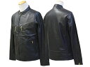 ギフト対応【Heavy Sheep Riders Jacket】 商品詳細 【UNCROWD/アンクラウド】の2023AWコレクションより「Heavy Sheep Riders Jacket/ヘビーシープライダースジャケット」になります。 50年代のシングルライダースを基に贅沢なヘビーシープスキンで再現したライダースジャケットです。 当時無かったハンドウォーマーや各所パターンなど当時の雰囲気を残しながら現代風にアレンジしたモデル。 ユニフォームやチームジャケットのボディにも最適です。 シンプルで着やすくラフに着用が可能で、様々なシーンでオールマイティーに活躍してくれるデイリーユースに相応しいジャケットに仕上がっております。 【ブラック】 【スタンドカラー/チェストポケット】 【ハンドポケット/ジッパーカフス】 【ジッパー/脇下ベンチレーションアイレット】 【ライニング/内ポケット】 【ブランドネームタグ】 【品番：2305】 【カラー：ブラック】 【素材：羊革】 【サイズ：S・M・L・XL】 Size S M L XL 肩幅 45cm 47cm 49cm 51cm 身幅 54cm 56cm 58cm 60cm 着丈 63cm 65cm 67cm 69cm 袖丈 63cm 64cm 65cm 66cm