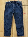 ■ブランド；LEVIS（リーバイス） ■品名；LEVIS505 ハチマル ■仕様；ユーズド（USED）/1980年代の古着 ■製造国；MADE IN USA ■仕入先；アメリカ、カリフォルニア（CALIFORNIA） ■サイズ；表示；W36×L31 ■実寸；W35×L28インチ ウエスト；89CM×股下；71CM/ワタリ；31CM（足付け根)/すそ幅；19CM ■詳細；スタンプパッチ、81年表記　オレンジタグ　YKKジッパー　裾シングルステッチ　MADE IN USA ■色；80％（タテ落ち） ■程度；上 ■ダメージ；目立ったダメージ特になし ★コメント； 色が濃く程度良好で生地もしっかりしています。　