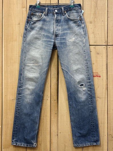 【中古】超激ヒゲ リーバイス501 タテ落ち リアルワーカー 古着 リペアカスタム LEVIS501 90S MADE IN USA W30×L31 ダメージジーンズ 米国製