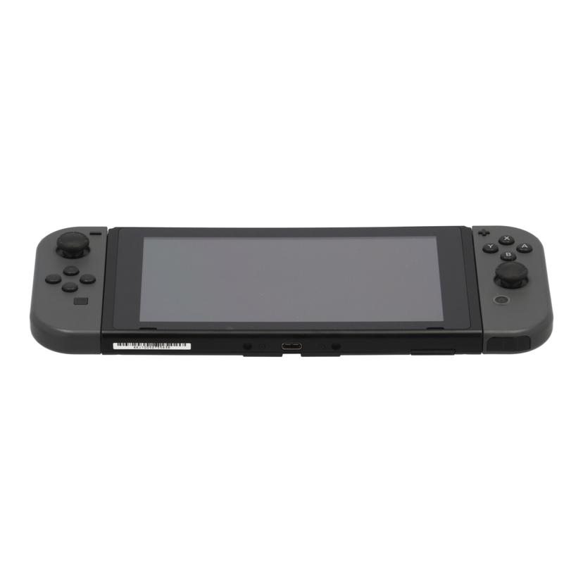 商品説明ブランドNintendo商品名Nintendo　Switch　本体型番HAC-001(01)シリアル/製造NoXKJ10052755636状態ランクBランク/スレ、汚れなど使用感はありますが、通常使用に問題のない状態です。付属品付属品の有無/有　内容は画像で確認ください。状態詳細2019年発売　Joy-Conカラーグレー　ケースのみ付属　外観スレあり商品についてこの商品は鹿島店で取り扱いをしております。商品の詳しい状態や情報については、店舗へお気軽にお問い合わせくださいませ。Nintendo 任天堂/Switch 本体/HAC-001(01)/XKJ10052755636/Bランクこのカテゴリから探す「ソフト」このアイテムから探す「ゲーム機」