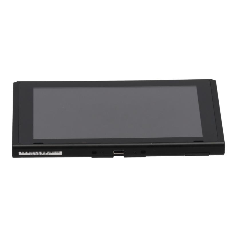 商品説明ブランドNINTENDO商品名Nintendo　Switch　本体型番HAC-001(-01)シリアル/製造NoXKJ10024160444状態ランクBランク/スレ、汚れなど使用感はありますが、通常使用に問題のない状態です。付属品付属品の有無/有　内容は画像で確認ください。状態詳細2019年発売 2020年製造 Joy-Conネオンブルー/ネオンレッド 本体型番HAC-001(-01) microSD128GB付属 外箱欠品 背面にシール跡あり商品についてこの商品は那珂店で取り扱いをしております。商品の詳しい状態や情報については、店舗へお気軽にお問い合わせくださいませ。NINTENDO 任天堂 ニンテンドー/Switch 本体/HAC-001(-01)/XKJ10024160444/ゲーム機/Bランクこのカテゴリから探す「ソフト」このアイテムから探す「ゲーム機」