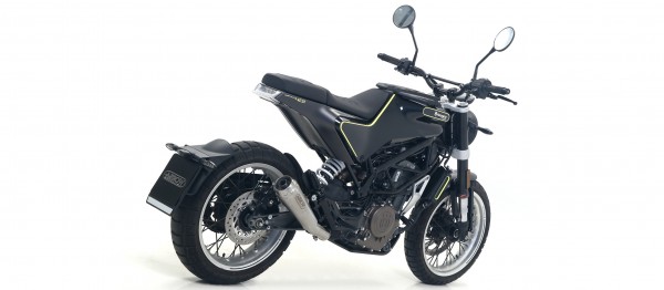 適合車種: HusqvarnaSvartpilen 401 (2018-2019)Vitpilen 401 (2018-2019)メーカー： アローイタリア部品の種類：純正オリジナル部品アロー純正 メーカーコード： 71905priアロー 純正品コード： 71905pri商品番号：71905PRIEAN: 8019799106536Exhaust Silencer Arrow Pro-Race Nichrom Steel Homologated Ece Euro4 With Db-KillerExhausts and Silencers Arrow Pro-RacePro-Race Silencers Design comes from the first Prototypes made for Motogp.プロレースサイレンサーは、円錐形のパーツ（サイレンサー本体）と円筒形のエンドセクション（98Mm）を組み合わせて作られており、チタンまたはニクロム（ステンレス合金）で提供されています。サイレンサーは、本体に溶接されたマウントによってバイクに固定され、その円錐形のデザインは、寸法と重量の削減を提供しますが、それはまた、排気の全体のボリュームを減らすので、ノイズの減衰能力と大きなまたは要求のエンジンへのアプリケーションを制限します。技術的特徴サイレンサー材質 - ニクロムリアエンドキャップ材質 - スチールサイレンサーインナーパーツ材質 - スチールサイレンサーマウント - 溶接マウントDbkiller - 有