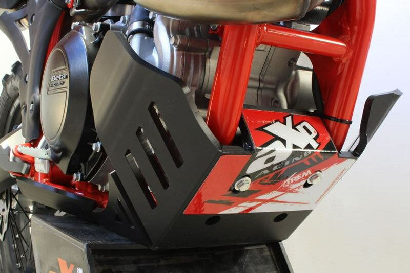 AXP-Racing / エーエックスピーレーシング Xtrem HDPE スキッドプレート - ブラック | AX1431
