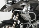 適合車種: BMWR 1200 GS (2008-2012)Manufacturer : Hepco & Becker GermanyType of part : Genuine Original PartsHepco & Becker Genuine Manufacturer Code : 502926 00 09Hepco & Becker Genuine product Code : 502926 00 09製品番号 : 502926 00 09荒れた地形でも、田舎道でも、街中でも、ハプコアンドベッカーのガードは常に最適な選択です。さらに、バイクが転倒したり、不意に地面に接触したりした場合、バイクとライダーの両方をより深刻な結果から守ることができます。ハプコアンドベッカーのプロテクションバーは、バイクのラインに完全に沿うように設計されており、カスタマイズされたデザインを実現します。