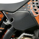 適合車種: KTM125 EXC (2008-2011)125 EXC Champion Edition (2010-2010)125 EXC Factory Edition (2011-2011)200 EXC (2008-2011)250 EXC (2008-2011)250 EXC E-Starter (2010-2010)250 EXC Factory Edition (2011-2011)250 EXC-F (2008-2011)250 EXC-F Champion Edition (2010-2010)250 EXC-F Factory Edition (2011-2011)300 EXC (2009-2011)300 EXC-E (2008-2011)400 EXC (2009-2011)450 EXC (2009-2011)450 EXC Champions Edition (2010-2010)450 EXC Factory Edition (2011-2011)530 EXC (2009-2011)530 EXC Champion Edition (2010-2010)530 EXC-R (2008-2008)製造元： KTM（ケーティーエム）商品タイプ：純正オリジナル部品KTM純正 メーカーコード： 77008998000KTM 製品コード ： 77008998000KTM燃料タンク保護ステッカーセット| 77008998000