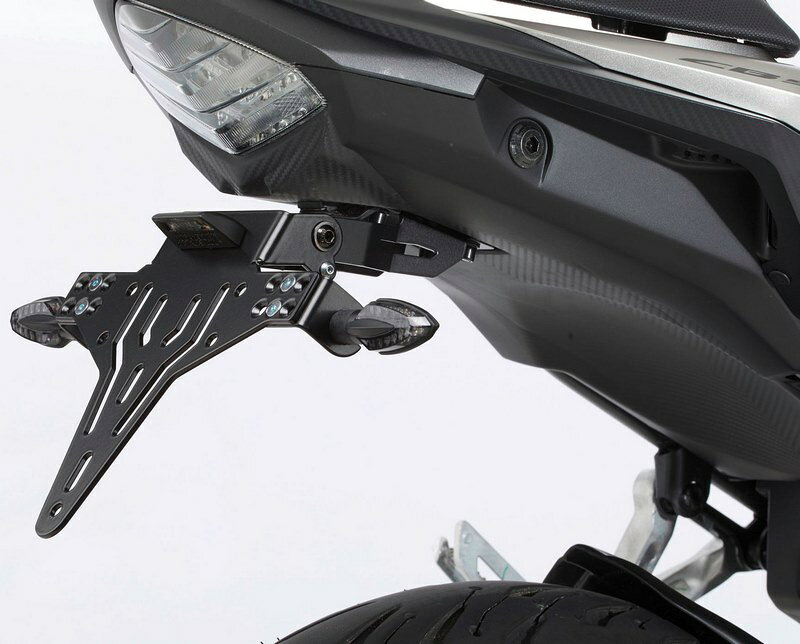 Protech / プロテック ナンバープレートホルダー kit including reflector and plate light - ブラック | 5820508