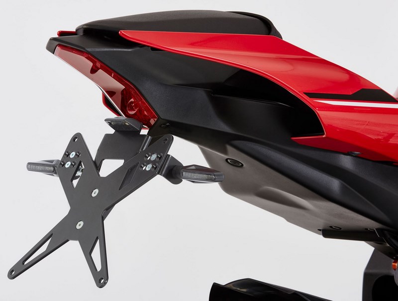 Protech / プロテック ナンバープレートホルダー kit including reflector and plate light - ブラック | 7210051