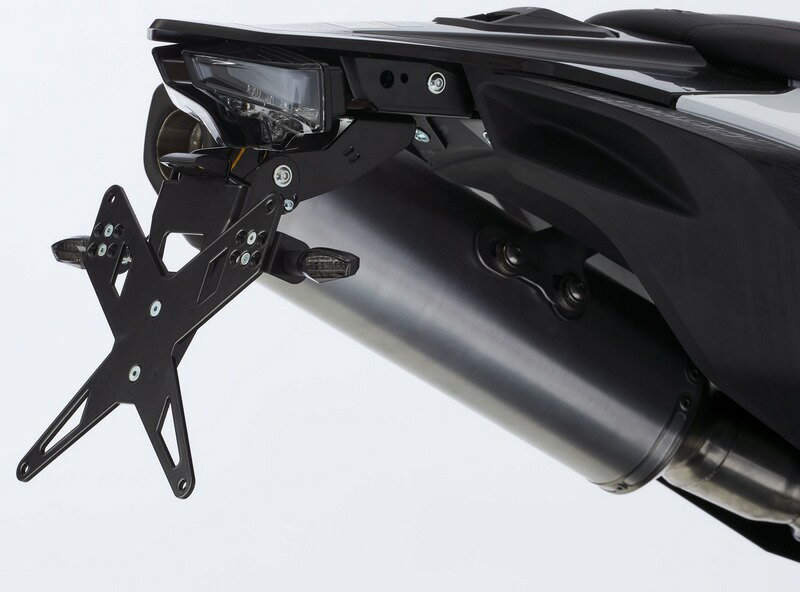 Protech / プロテック ナンバープレートホルダー kit including reflector and plate light - ブラック | 7210079