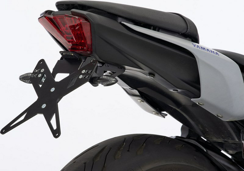 Protech / プロテック ナンバープレートホルダー kit including reflector and plate light - ブラック | 7210087