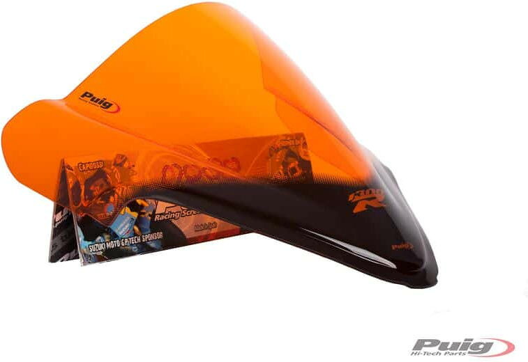 適合車種: SUZUKIGSX-R1300 HAYABUSA (2008-2020)記事コード：4826TEAN バーコード : 4826000000842Puig Racingのスクリーンで、あなたのバイクに競争力を与えてください。3mmのハイインパクトアクリルを使用し、2mmの丸みを帯びた耐性と耐久性のある素材（ドイツのT?V規制に準拠）で製造されており、その2倍の高さにより、ヘルメットに当たる空気の影響を大幅に軽減します。このスクリーンには2つのモデルがあります。Z-RacingとR-Racerの2種類があり、モデルによって使い分けています。Z-Racingスクリーンのデザインは風洞実験で検証されており、空力係数と突風に対する保護性能がオリジナルモデルに対して12.7％（正立時）、レーシングポジションでは61％向上しています。一方、R-Racerスクリーンは、風洞実験で研究されただけでなく、SBK世界選手権やエンデュランスのレーシングチームと共同で開発され、プロテクションとエアロダイナミクスの完璧なバランスを実現しています。改造を必要としない組み立て式で、徹底的なエアロダイナミッ適合車種 SuzukiGSX-R1300 HAYABUSA (2008-2020)