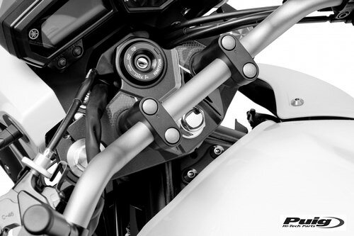 適合車種: BMWS1000 XR (2015-2023)記事コード：8316UEAN バーコード : 8316000000851アグレッシブでスポーティな形状のRADIKALヨークプロテクターは、ブルー、レッド、グレー、グリーン（カワサキ車のみ）のカラーバリエーションをご用意しています。ほとんどのバイクに装着できるよう、複数のデザインのヨークを用意しています。素材の特徴UVP（紫外線吸収剤）を使用しているため、衝撃や傷を防ぐことができます。重要：ご購入前に、お持ちのバイクのヨークのデザインを確認されることをお勧めします。適合車種 BMWS1000 XR (2015-2021)