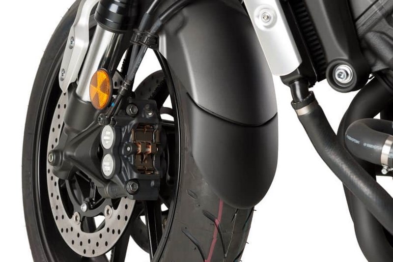 適合車種: HARLEY DAVIDSONPAN AMERICA RA1250 (2021-2023)PAN AMERICA SPECIAL RA1250S (2021-2023)記事コード：21137nean：8435529340221フロントフェンダー拡張。拡張は、衝撃に対して非常に耐性のあるABS材料で作られています。それは、前輪からの残骸があなたのオートバイの本体に直接衝撃を与えるのを防ぐための理想的な保護となります。拡張機能は、オートバイの外観に合わせて黒い仕上げになります。インストールPUIGは、オートバイのオリジナルのマッドガードに永続的なアタッチメントを確保するために、フェンダー拡張機能を取り付けるためのリベットを提供します。参照9203Nのみ - その設置用の接着剤で提供されます。パーツとそのアセンブリを容易にするために、PUIGはオートバイへの部品の配置を容易にするためのヒントを提供します。