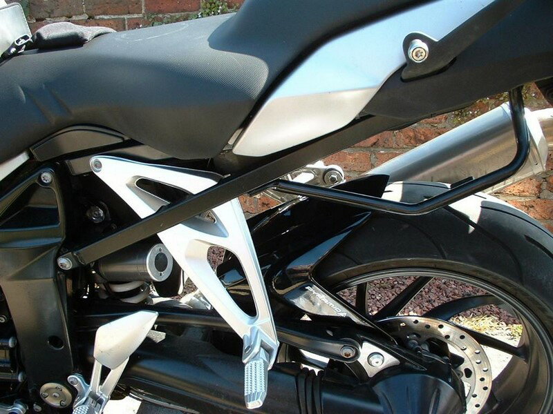 Pyramid Plastics / ピラミッドプラスチック BMW K1200 R ハガー グロスホワイト 2006-2011 | 074091C