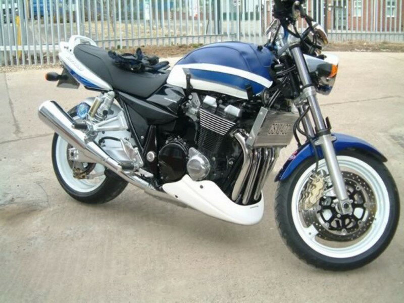 Pyramid Plastics / ピラミッドプラスチック Suzuki GSX 1400 ベリーパン グロスブラック 2001-2008 | 20411B