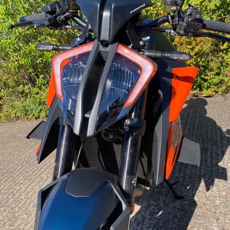 Pyramid Plastics / ピラミッドプラスチック GP ウィング サテンブラック KTM 1290 Superduke R 2020- | 31900