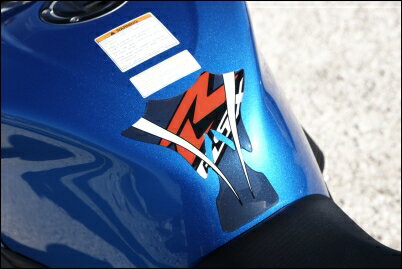 Suzuki / スズキ タンクパッド bl/wht gsx-r600/750l1 | 990D0-14JTP