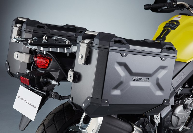 Suzuki / スズキ アルミニウムサイドボックスセット 37ltr.ブラック | 990D0-ALSC2-037