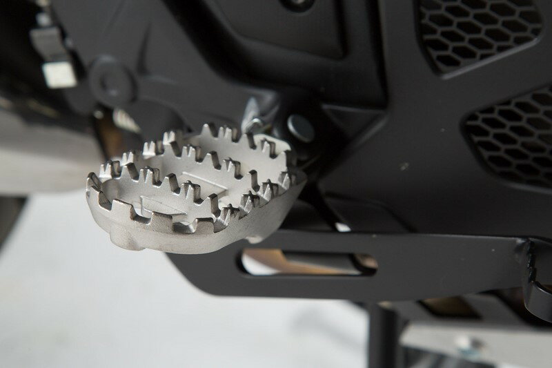 SW-MOTECH / SWモテック フットレストキット シルバー NC700S/X NC750S/X クロスランナー Crosstourer | FRS