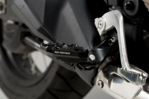 SW-MOTECH / SWモテック フットレストエクステンション ブラック Honda CRF 1000 L Africa Twin (15-) | FRS.0