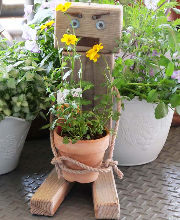 木製ロボットガーデンロボット8号　 天然木 　スギ