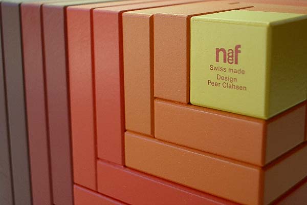 ネフ社(naef)セラ赤　スイス　トイオブジェ　インテリアにも最適