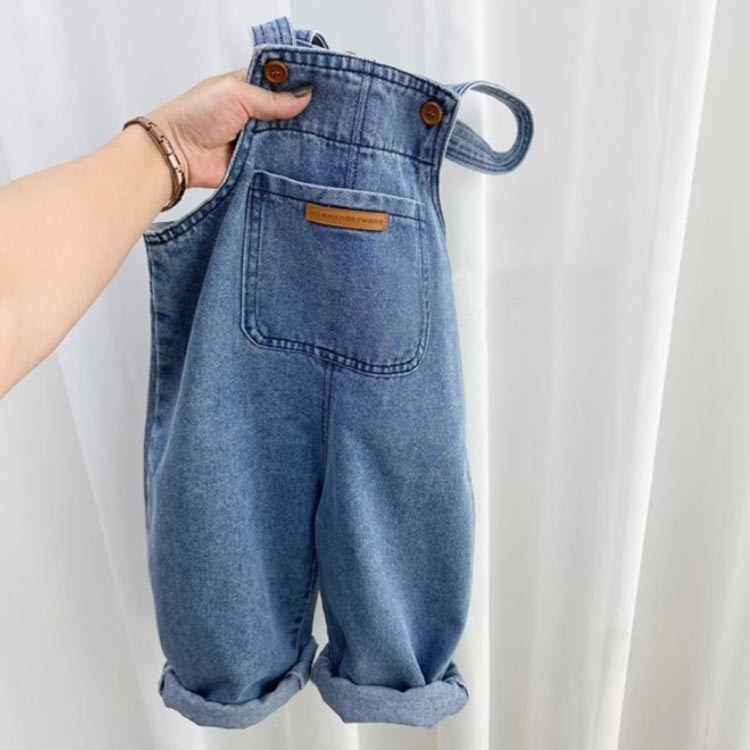 WBee88のサロペット 冬 子供 女の子 ベビー服 男の子 綿 ジーンズ 春 オールインワン デニムサロペット デニム キッズ 夏 秋 オーバーオール ジュニア つなぎ 無地 シンプル かわいい おしゃれ ロングパンツ 調整可能 ポケット付き ロールアップ｜アングル3