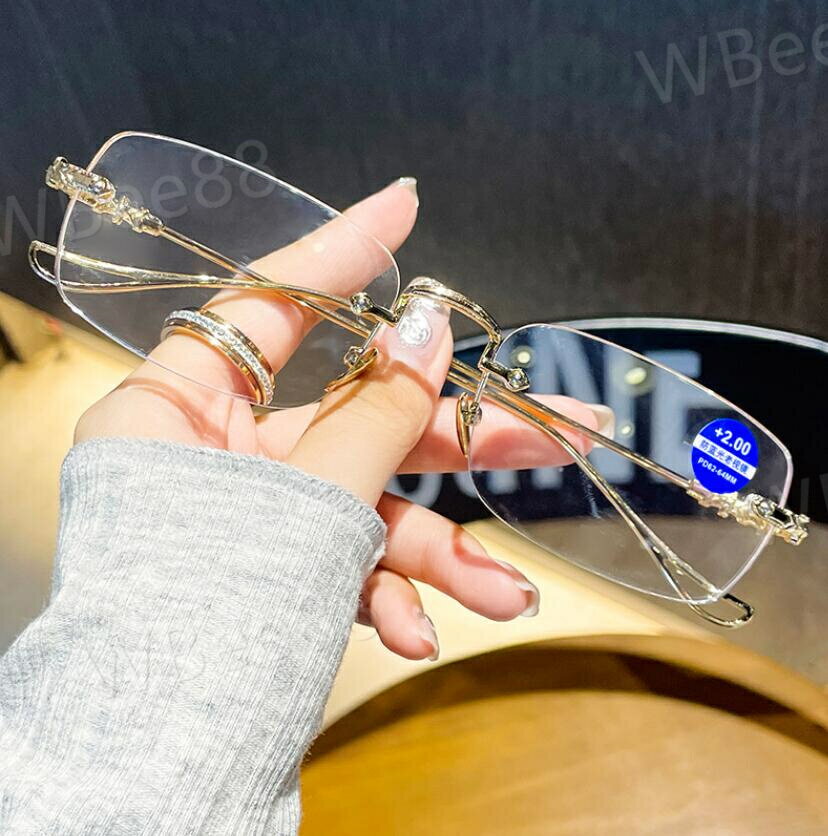 老眼鏡 メガネケース付 度數(shù) 1.0 1.5 2.0 2.5 3.0 3.5 4.0 ブルーライトカット 遠(yuǎn)視 裸眼 素通し 度なし メガネ レディース