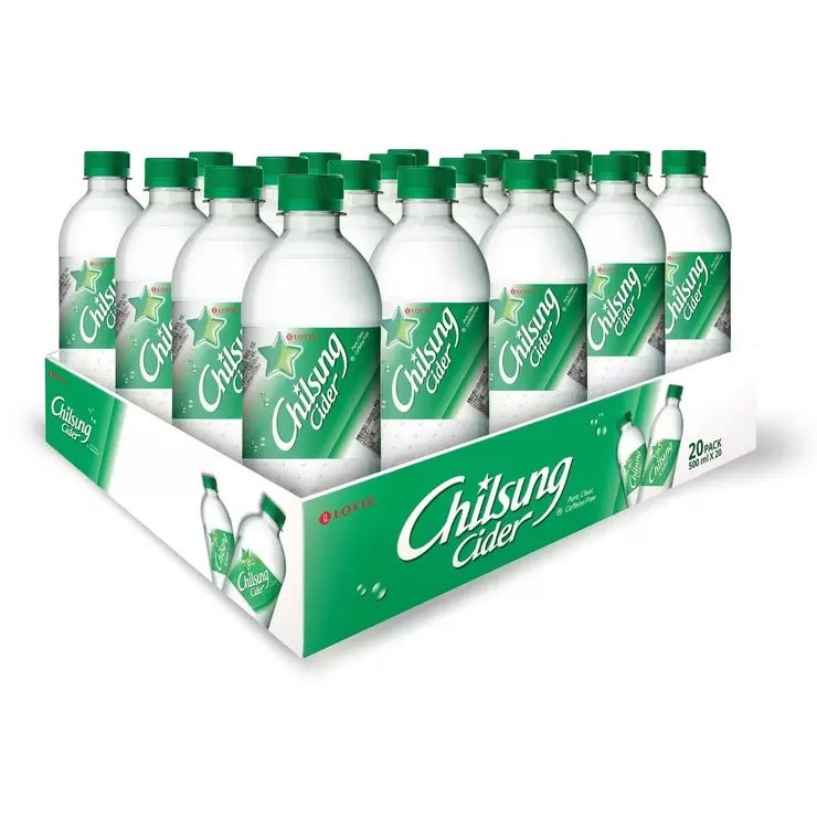 &nbsp; 【商品内容】 韓国No.1* サイダーブランド 韓国で発売70周年を迎えたロングセラー炭酸飲料 500ml x 20本 爽快感あふれるチルソンサイダーは、豊かな炭酸に天然のレモンライムの香りを加え、クリアーでクリーンな爽快感を提供します。 *Source: Nielsen Market, Total Korea Offline, Y2022 Korean ‘Soft Drink - Cider Flavor' (Copyright (C) 2023, The Nielsen Company.) &nbsp; 【商品・画像についてのご注意】 ・バリエーションのある商品の場合、商品画像が複数ある場合がございますが発送されるのは1点です。カラーやサイズなどのバリエーションは商品名をご確認ください。 ・商品の外装デザインは画像と異なる場合がございます。 &nbsp; 【送料・配送についての注意事項】 ・ご注文入れ違い等により欠品・遅延となる場合がございます。 ・ご注文の商品によって北海道、沖縄、離島および一部地域への配送時に追加送料がかかる場合や、配送ができない場合がございます。 ・お客様都合でのキャンセルはお受け出来ませんのでご了承下さい。