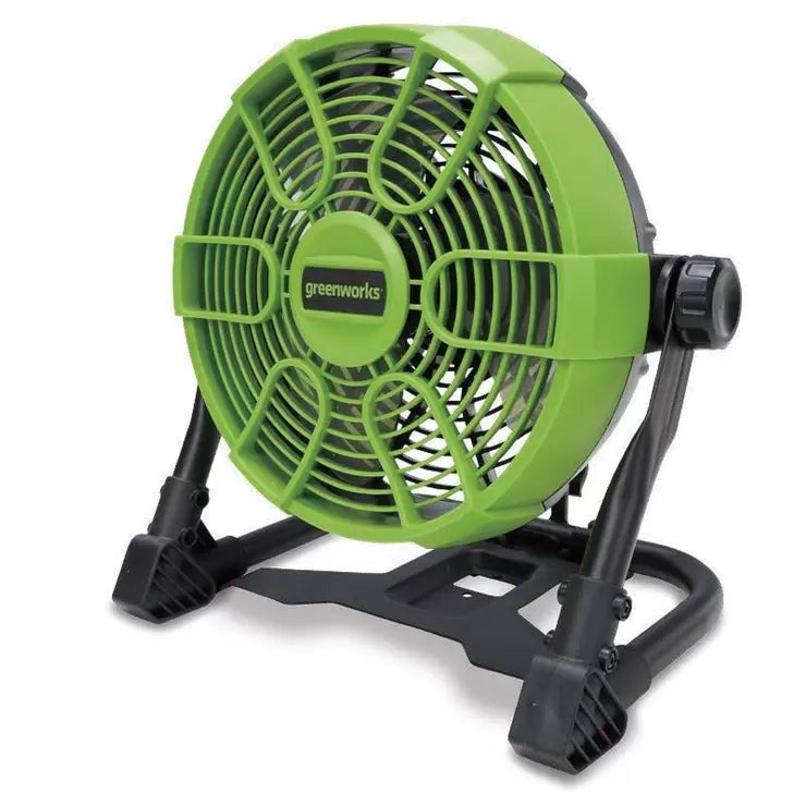 &nbsp; 【商品内容】 小型でありながら最大風速390m/minのパワフル送風 バッテリー使用で、電源のない場所や災害時などのいざという時にも活躍 電源が近くにあれば、付属のACアダプター使用で電池切れの心配なし 使用環境に合わせて、5段階の風量調節&上下360°回転 ハンドル付きで楽々移動 共通バッテリー・充電器でGreenworks 24Vシリーズ製品の使用が可能【PDF】 manual Greenworks(R) は設立以来、環境への影響を最小限に抑えながら最高の性能を発揮するよう設計された、持続可能で環境に優しい製品作りにこだわっています。2007年に北米初のコードレスストリングトリマーを発表して以来、バッテリー式機器のリーダーとして、家庭用および造園のプロ用のバッテリー式ツールを提供してきました。世界で約440機種以上の製品を販売しており、従業員数は全世界で6000人以上に及びます。 品番:PAG401 モーター:直流モーター 風速 1:約200m/min 2:約230m/min 3:約270m/min 4:約330m/min 5:約390m/min 連続使用時間(4Aバッテリー:BA709満充電時) 1:約1560分 2:約960分 3:約540分 4:約340分 5:約240分 電池電圧:24V 使用可能バッテリー:BAG708 / BAG709 寸法:約幅352x奥行き285x高さ355mm 質量:約2.4kg &nbsp; 【商品・画像についてのご注意】 ・バリエーションのある商品の場合、商品画像が複数ある場合がございますが発送されるのは1点です。カラーやサイズなどのバリエーションは商品名をご確認ください。 ・商品の外装デザインは画像と異なる場合がございます。 &nbsp; 【送料・配送についての注意事項】 ・ご注文入れ違い等により欠品・遅延となる場合がございます。 ・ご注文の商品によって北海道、沖縄、離島および一部地域への配送時に追加送料がかかる場合や、配送ができない場合がございます。 &nbsp; 【返品・交換についての注意事項】 ご注文後のお客様都合によるキャンセル・返品・交換はお受けできません。 商品内容・仕様等を十分にご確認のうえ、ご注文ください。 ※大型商品については、サイズ・設置場所・搬入経路も事前にご確認ください。