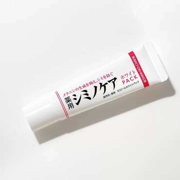 &nbsp; 【商品内容】 剥がし取るパックでシミ対策! 美白有効成分配合 気になる部分にターゲットケア! 密着しながらしっかり美白!紫外線などでダメージを受けたお肌に美白有効成分配合のパックを塗布して集中ケア! *シミノケア:メラニンの生成を抑え、しみ・そばかすを防ぐ 30g 使用方法 洗顔後の肌にお使いください。適量を肌に塗布し、しばらく(10~20分程度)放置し、乾燥後ゆっくりはがしてください。その後、化粧水等でお肌を整えてください。 全成分 [有効成分]水溶性プラセンタエキス、グリチルリチン酸ジカリウム [その他の成分]1,2-ペンタンジオール、1,3-ブチレングリコール、アーティチョークエキス、エタノール、オランダカラシエキス、キサンタンガム、クエン酸、クエン酸ナトリウム、ケイ酸アルミニウムマグネシウム、ゴボウエキス、サボンソウエキス、ジエチレントリアミン五酢酸五ナトリウム液、ジプロピレングリコール、シルバーバイン果実エキス、セイヨウキズタエキス、セージエキス、タルク、ヒアルロン酸ナトリウム(2)、ポリアクリル酸塩、ポリエチレングリコール1000、ポリビニルアルコール、ポリビニルピロリドン、マロニエエキス、メマツヨイグサ抽出液、レモンエキス、海藻エキス(4)、酸化チタン、水酸化アルミニウム、精製水、フェノキシエタノール &nbsp; 【商品・画像についてのご注意】 ・バリエーションのある商品の場合、商品画像が複数ある場合がございますが発送されるのは1点です。カラーやサイズなどのバリエーションは商品名をご確認ください。 ・商品の外装デザインは画像と異なる場合がございます。 &nbsp; 【送料・配送についての注意事項】 ・ご注文入れ違い等により欠品・遅延となる場合がございます。 ・ご注文の商品によって北海道、沖縄、離島および一部地域への配送時に追加送料がかかる場合や、配送ができない場合がございます。 ・お客様都合でのキャンセルはお受け出来ませんのでご了承下さい。