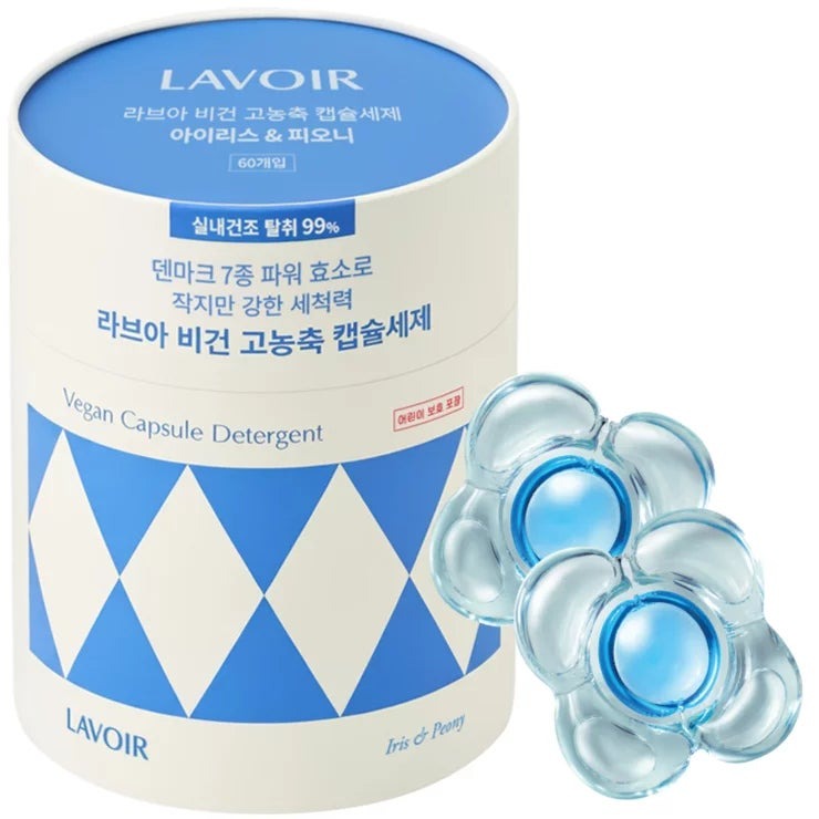 &nbsp; 【商品内容】 カプセル型洗濯洗剤 60粒入り アイリス&ピオニーの香り 7種酵素配合で汚れやPM2.5を除去する、ヴィーガン高濃縮カプセル洗剤。 室内乾燥ソリューションで爽やかさを維持。 家族みんなの洗濯を、1粒で手軽に。 &nbsp; 【商品・画像についてのご注意】 ・バリエーションのある商品の場合、商品画像が複数ある場合がございますが発送されるのは1点です。カラーやサイズなどのバリエーションは商品名をご確認ください。 ・商品の外装デザインは画像と異なる場合がございます。 &nbsp; 【送料・配送についての注意事項】 ・ご注文入れ違い等により欠品・遅延となる場合がございます。 ・ご注文の商品によって北海道、沖縄、離島および一部地域への配送時に追加送料がかかる場合や、配送ができない場合がございます。 ・お客様都合でのキャンセルはお受け出来ませんのでご了承下さい。