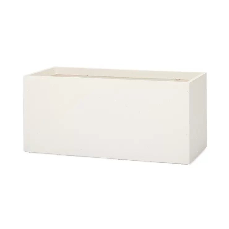 &nbsp; 【商品内容】 ラムダ 長角プランター S 60 x 30 x 30 cm ホワイト 素材:ファイバーセメント 底穴:あり 寒冷地:水はけ良い状態に限り 個体差:ほぼなし 設置場所:屋外向け(防水インナー使用で屋内可) シンプルイズベスト、ファイバープランターの定番 マグネシウムセメントという特殊なセメントをガラス繊維シートで何層も重ねて補強したファイバー強化セメントプランター。 シンプルモダンな定番となった主力シリーズです。 注意事項 ・セメント製品の特性として環境によりクラック、色あせ等の変化が発生します。 ・セメントらしい気泡や小さな窪みのある打ちっぱなしコンクリートのような表面仕上げです。 ・長期間水に浸かる環境では耐久性に影響がありますので水はけのよい状態でお使いください。 ・屋内など水漏れが困る場所へ設置する際は防水インナーをご用意頂き、その中にプラ鉢の植物を入れてご対応下さい。 ・屋上緑化には不向きです。 &nbsp; 【商品・画像についてのご注意】 ・バリエーションのある商品の場合、商品画像が複数ある場合がございますが発送されるのは1点です。カラーやサイズなどのバリエーションは商品名をご確認ください。 ・商品の外装デザインは画像と異なる場合がございます。 &nbsp; 【送料・配送についての注意事項】 ・ご注文入れ違い等により欠品・遅延となる場合がございます。 ・ご注文の商品によって北海道、沖縄、離島および一部地域への配送時に追加送料がかかる場合や、配送ができない場合がございます。 ・お客様都合でのキャンセルはお受け出来ませんのでご了承下さい。