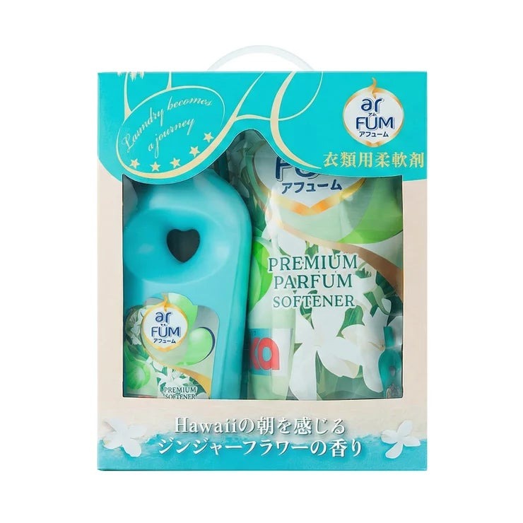 &nbsp; 【商品内容】 ●柔軟効果でふんわり仕上がり●日光や摩擦などの外部刺激から繊維を保護●部屋干しのイヤなニオイを抑制※1●静電気を抑えて快適な着心地に●ジンジャーフラワー フレッシュシトラスの香り ※1全てのニオイ・原因菌に効果があるわけではありません。 洗練されたパフューム洗剤ブランドarFUM(アフューム)プレミアム柔軟剤 ジンジャーフラワー 世界的な高級ブランドの香りを熟知したプリンシパルパフューマーが独自にブレンド。アフュームならではの豊かな感性が生み出す特別な香りが、あなたの存在感を際立たせるプレミアム洗剤ブランドです。 まるで太陽の光で乾かしたような、ふんわり仕上がる繊維ケア アフュームジンジャーフラワーは、人気のカーポッドボール型洗濯洗剤の香りをベースにした新しいシグネチャーフレグランス。 爽やかでスタイリッシュな香りが、毎日の洗濯をより贅沢な時間へと変えます。 ムレや不快感ゼロ!室内干し対応 徹底抗菌※1 ふんわり柔らかく、すっきり仕上がる繊維ケア 家族にも安心な低刺激成分使用 室内干しの悩みを解決! ・部屋干しすると、イヤな生乾き臭が気になる... ・柔軟剤を使ってもニオイが変... ・乾いた後の静電気が気になる... ・香りが強すぎて苦手... まるで太陽の光で干したような爽やかさ! ・もっと爽やか! ・もっとふんわり! ・もっと安心! 強力な消臭効果で徹底抗菌!※1一日中気分よく過ごせる 一般的な柔軟剤よりも消臭力が強化※2され、室内干しに最適化されています。 爽やかで快適な洗濯をサポート! 不快なニオイを防ぎ、爽やかで心地よい香りをキープ!室内干しでもスッキリ清潔&香り長持ち※3 アンモニア、ホルムアルデヒドの消臭テスト完了 国際特許番号WO2008155683 果樹園にいるようなフレッシュなシトラスの香りと、ふんわり包み込むホワイトムスクの組み合わせ。 基本機能を維持しながら、さらに進化した室内干し専用柔軟剤が誕生しました。 清潔で心地よい洗濯体験を、安心成分で実現します。 基本機能を維持し、さらに進化した ・繊維柔軟&ケア ・静電気防止 ・色落ち防止 基本の機能はそのままに、室内干しに最適な性能をプラスしました! ※1全てのニオイ・原因菌に効果があるわけではありません。 ※2弊社従来品からの比較 ※3保管状態による 1 いつでも柔らかく繊維を保護 洗剤だけを使用した場合よりも、当社の室内干し専用柔軟剤と一緒に洗濯すると、クリームのようになめらかで柔らかい仕上がりになります。 2 外部刺激から繊維を守る 日光、摩擦、熱などの外的刺激から繊維を守り、色あせを防ぎます。長く美しい衣類をキープ! 3 アフュームがもたらす違い 静電気防止効果を実証! 使用前後の比較試験によると、静電気の発生を大幅に抑制することが確認されました。… &nbsp; 【商品・画像についてのご注意】 ・バリエーションのある商品の場合、商品画像が複数ある場合がございますが発送されるのは1点です。カラーやサイズなどのバリエーションは商品名をご確認ください。 ・商品の外装デザインは画像と異なる場合がございます。 &nbsp; 【送料・配送についての注意事項】 ・ご注文入れ違い等により欠品・遅延となる場合がございます。 ・ご注文の商品によって北海道、沖縄、離島および一部地域への配送時に追加送料がかかる場合や、配送ができない場合がございます。 ・お客様都合でのキャンセルはお受け出来ませんのでご了承下さい。